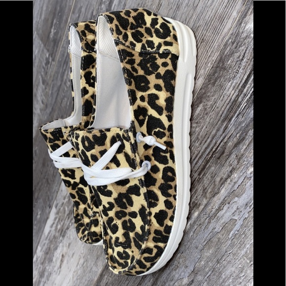 Leopard Print Lace-up Flats - Picture 3 of 3